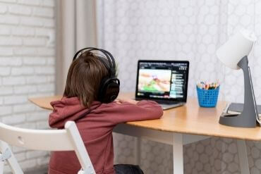 Are pure online classes enough for preschoolers?